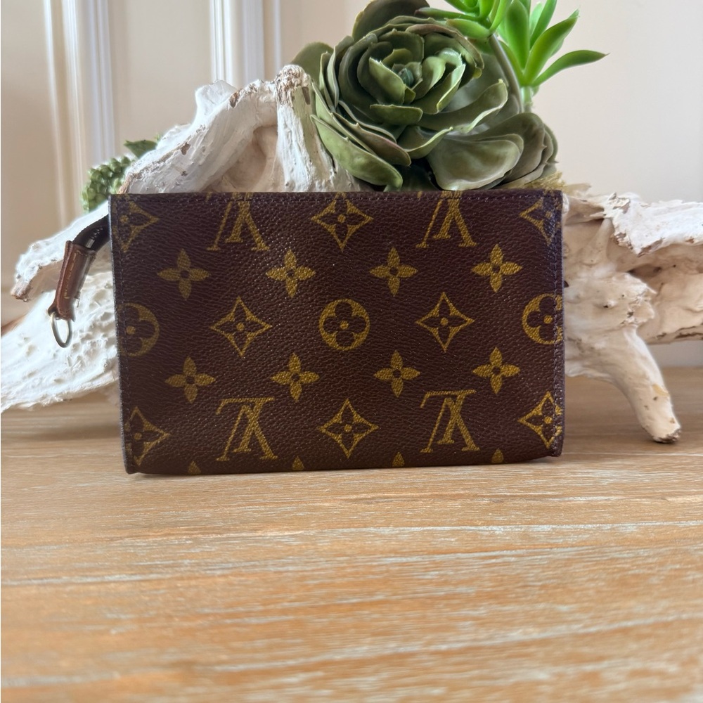 Authentic Louis Vuitton Monogram Bucket PM Pouch